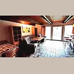 Dom wakacyjny Geraeumiges Mit Privater Terrasse Schmallenberg