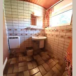 Geraeumiges Mit Privater Terrasse