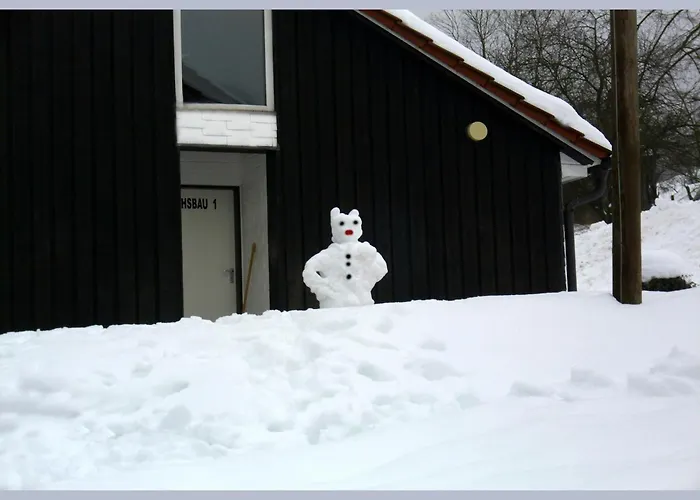 Geraeumiges Mit Privater Terrasse *